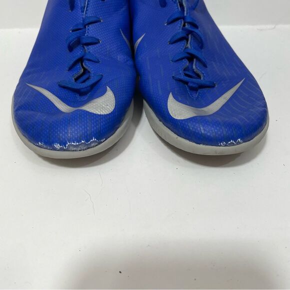 Nike Mercurial Blue Athletic Soccer Training Shoes - Picture 5 of 8